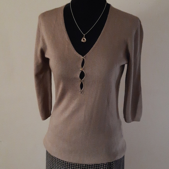 Hugo Boss Silk & Cashmere V-neck Top - Picture 3 of 15